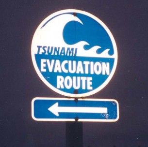 Tsunami_Evacuation_Route_Wikipedia