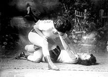 220px-Bennett_Sisters_catfighting
